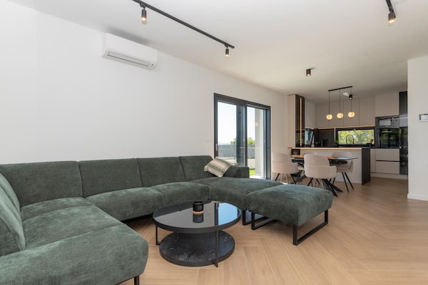Villa Olive Residence: Luxe villa met verwarmd zwembad in de heuvels van Dalmatië - thumbnail 2