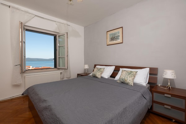 Ruim vakantiehuis voor 7 personen, 250m van zee in Dobropoljana - thumbnail 3