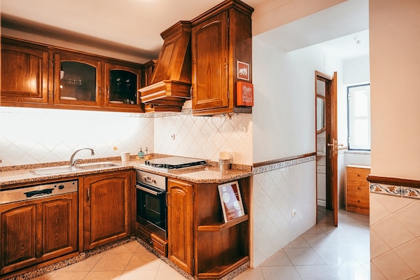 Stijlvol appartement met Taag-terras nabij Santa Apolónia - thumbnail 4