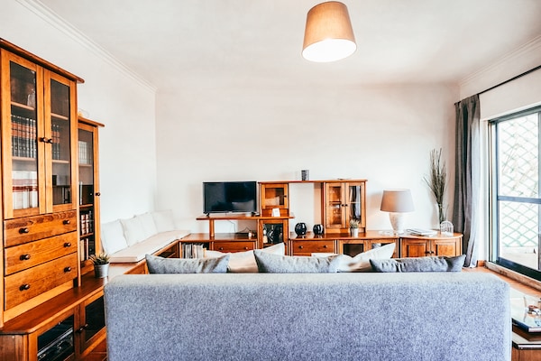 Licht appartement met zonnig terras aan de golfbaan bij Lissabon - thumbnail 2