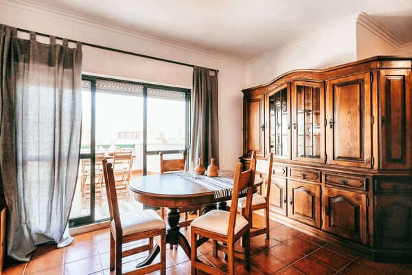 Licht appartement met zonnig terras aan de golfbaan bij Lissabon - thumbnail 4