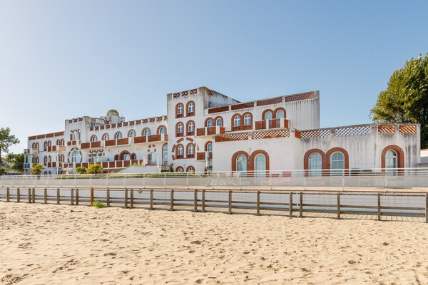 Strandappartement op 0 meter van zee met zwembad in La Tranche-sur-Mer - thumbnail 6