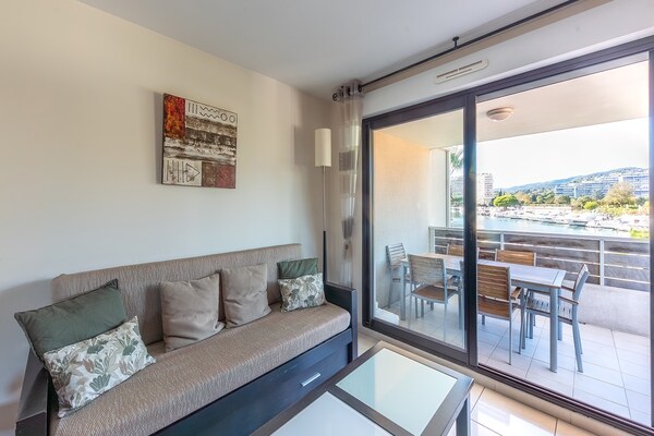 Licht appartement in Mandelieu, 300m van haven en dichtbij strand - thumbnail 3
