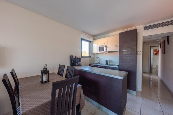 Licht appartement in Mandelieu, 300m van haven en dichtbij strand - thumbnail 5
