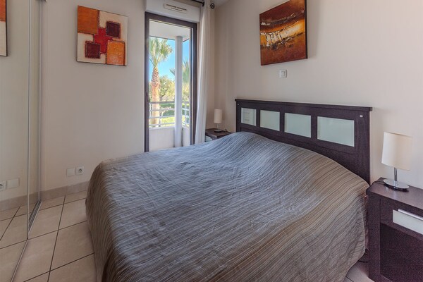 Licht appartement in Mandelieu, 300m van haven en dichtbij strand - thumbnail 6