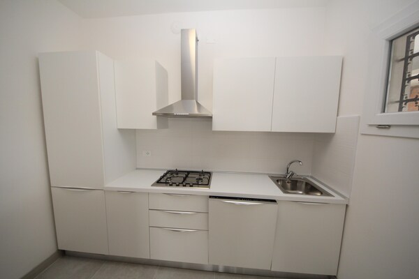 Modern appartement in Rosolina Mare, 400m van strand, met tuin & airco - thumbnail 4