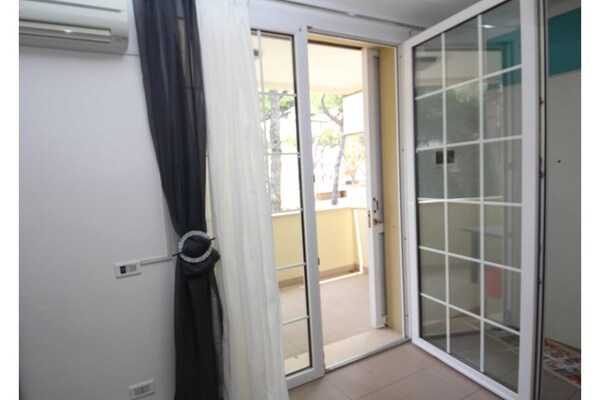 Veranda Trilo 3: Centraal appartement op 400m van strand in Rosolina Mare - thumbnail 6