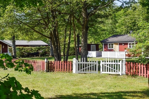 Vrijstaand vakantiehuis met gastenverblijf aan de golfbaan bij Löttorp - thumbnail 4