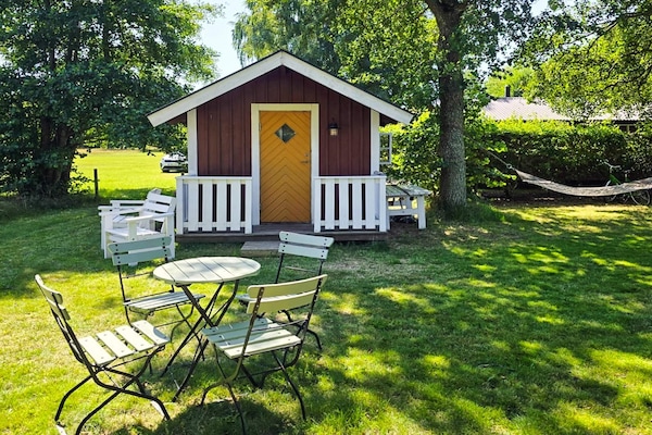 Vrijstaand vakantiehuis met gastenverblijf aan de golfbaan bij Löttorp - thumbnail 2