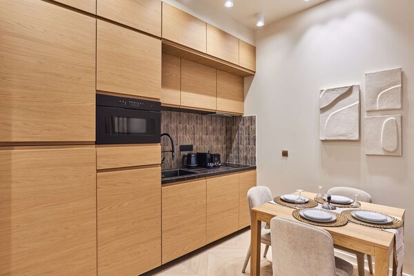 Gerenoveerd appartement met uitzicht op Montparnasse, vlakbij Saint-Germain-des-Prés - thumbnail 4