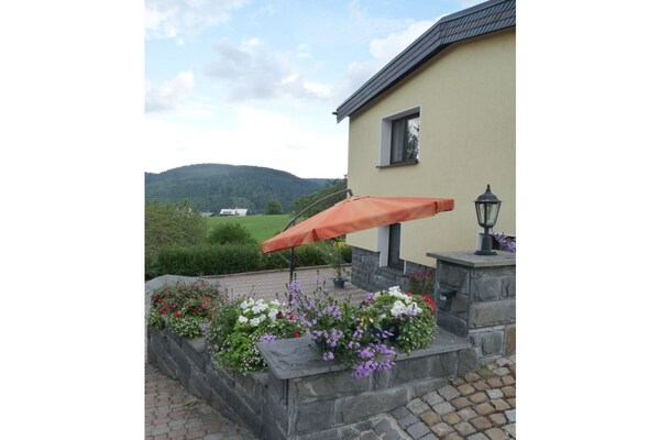 Modern vakantiehuis in Klingenthal met uitzicht op de Aschberg - thumbnail 2