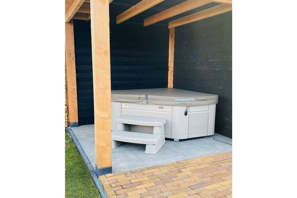 Luxe chalet Ferdinand met jacuzzi nabij strand en duinen van Noordwijk - thumbnail 3