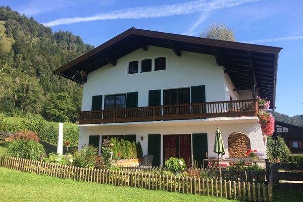 Zonnig dakterras-appartement met bergzicht in Reit im Winkl - thumbnail 2