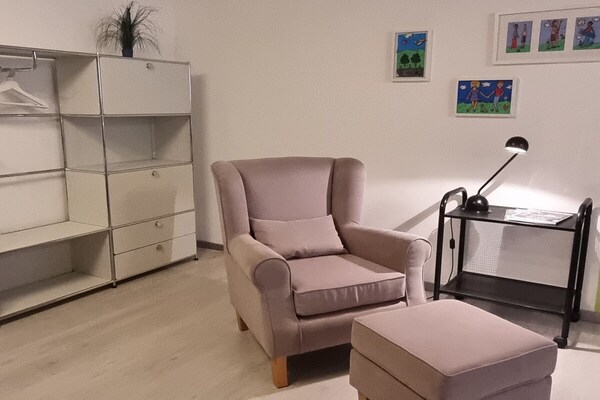 Knus kelderappartement met tuin bij de vijver in Nidderau - thumbnail 6