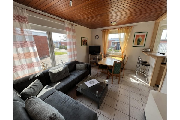 4-persoons bungalow in Dornumersiel op 1 km van zee · 70 m² - thumbnail 2