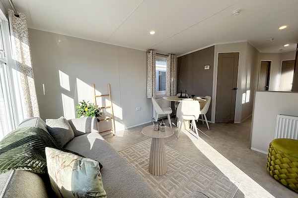 Modern comfort chalet op Ameland, dicht bij strand en golfbaan - thumbnail 2