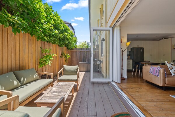 Modern appartement met 2 slaapkamers in het hart van Marrickville - thumbnail 4