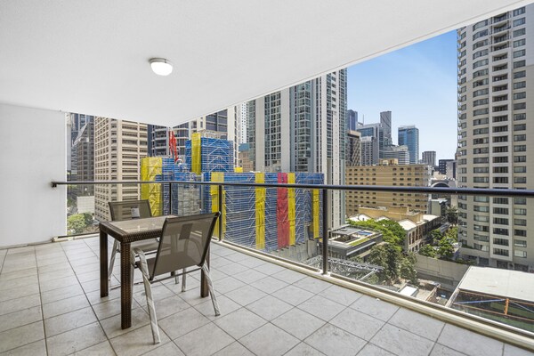 Stijlvol appartement met balkon, zwembad en sauna in centrum Brisbane - thumbnail 3