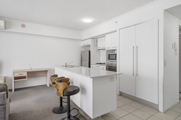 Stijlvol appartement met balkon, zwembad en sauna in centrum Brisbane - thumbnail 4