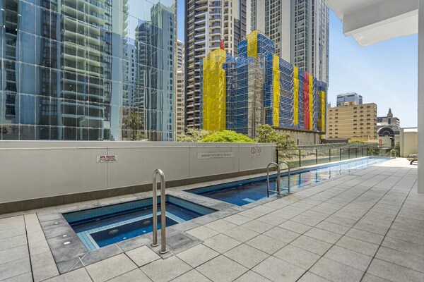 Stijlvol appartement met balkon, zwembad en sauna in centrum Brisbane - thumbnail 5