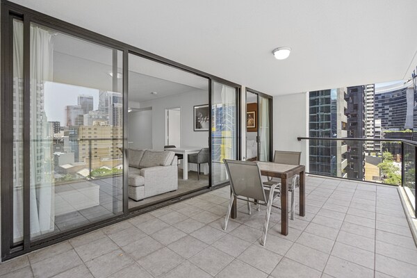 Stijlvol appartement met balkon, zwembad en sauna in centrum Brisbane - thumbnail 6