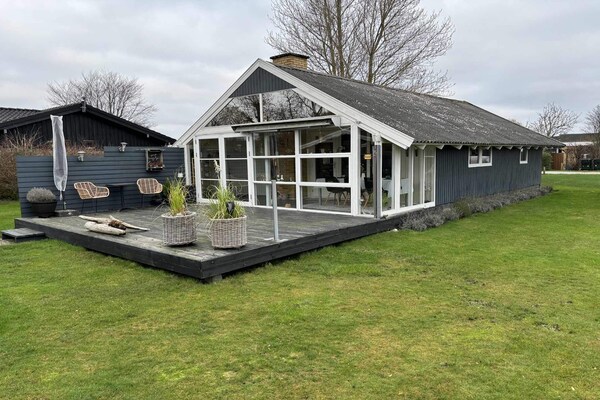 Vrijstaand vakantiehuis aan de golfbaan, 100m van het strand in Juelsminde - thumbnail 1