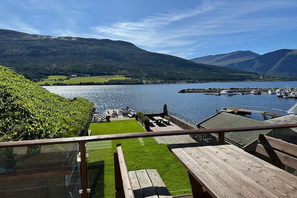 Panoramisch fjordappartement met balkon in Eidsvåg, 30 meter van zwemstrand - thumbnail 3
