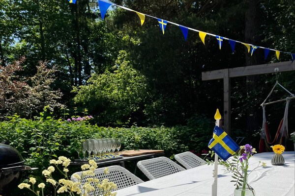 Ruim vakantiehuis bij Knivsta met tuin, vlakbij meer en golfbaan - thumbnail 4