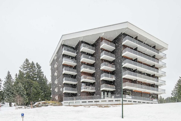 Centraal gelegen appartement in Chamrousse op 350m van de piste - thumbnail 1