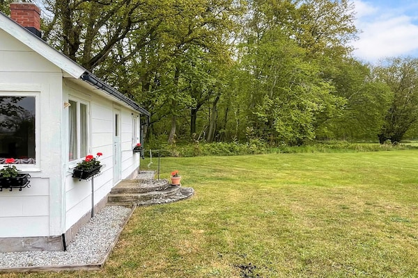 Op 1,0 km van zee: sfeervol vakantiehuis in Löttorp voor 6 personen - thumbnail 6