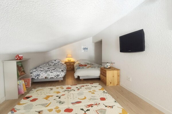 Bergappartement 50m van piste & centrum Morillon met zwembad - thumbnail 2