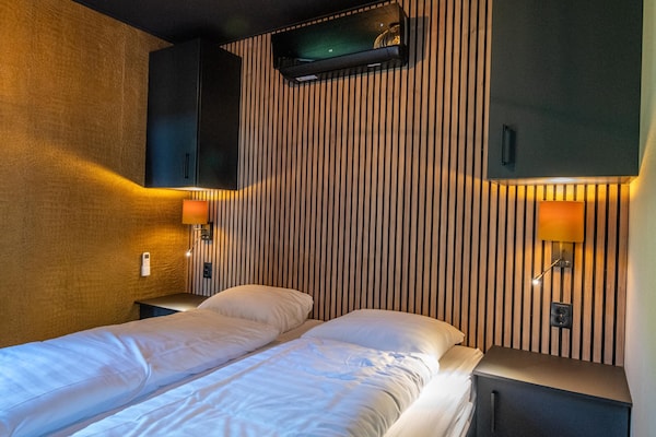 Wellnesslodge Specht: romantisch vakantiehuis met sauna en jacuzzi in Drenthe - thumbnail 4