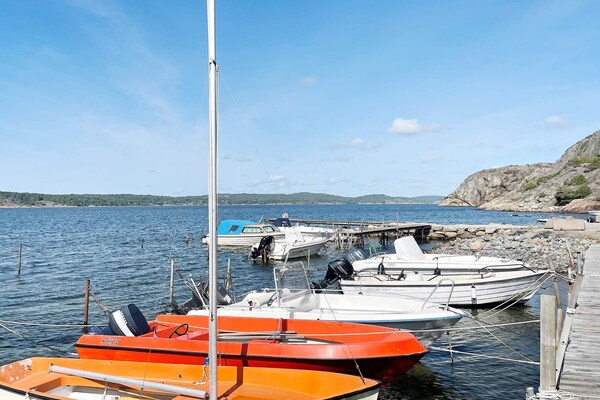 Stately vernieuwd vakantiehuis aan het water in Bokenäs, 150m van zee - thumbnail 4
