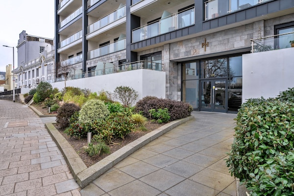 Plymouth Residence - thumbnail 1