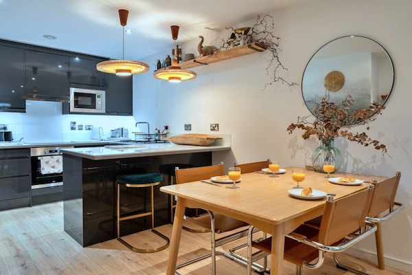 Plymouth City Apartment - thumbnail 3