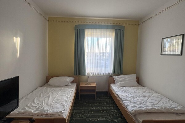 Knusse Twin Kamer in Kuuroord Feldberg met Tuin en Wifi - thumbnail 6