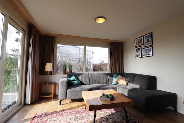 Duinchalet met vrij uitzicht op golfbaan en duinen bij Hollum, Ameland - thumbnail 2
