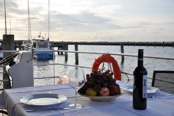 Unieke vakantie op het water: Woonboot Charlotte in Ribnitz-Damgarten - thumbnail 3