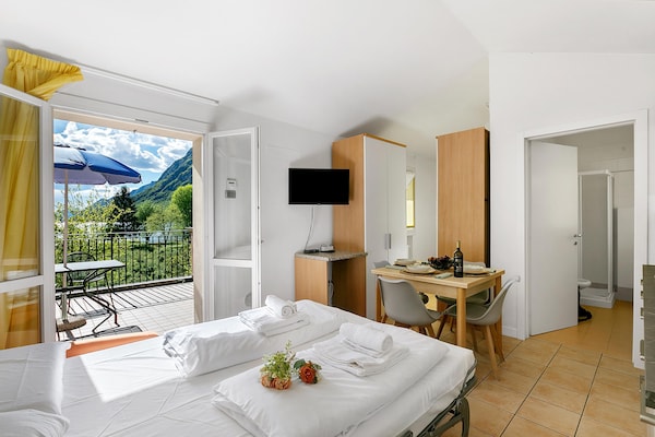 Luxe appartement met uitzicht op het Lago di Lugano in Porlezza · 4 pers. - thumbnail 4