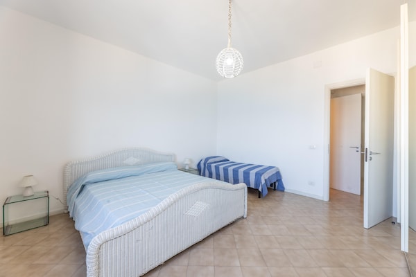 Licht appartement met zeezicht op 450m van het strand in Gallipoli - thumbnail 4