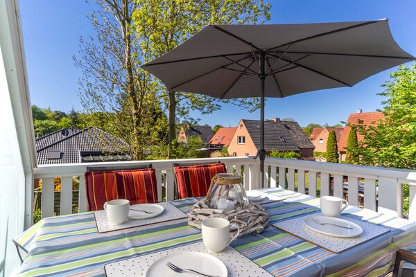 Modern appartement met balkon, wifi en hond nabij strand St. Peter-Ording - thumbnail 1