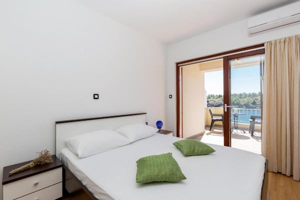 Op 300 m van het strand: sfeervol appartement in Obrovac - thumbnail 4