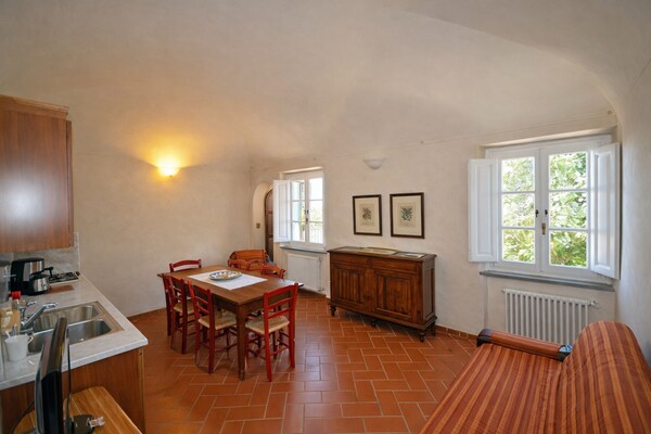 Knus appartement op Toscaanse villa met zwembad bij Volterra - thumbnail 3