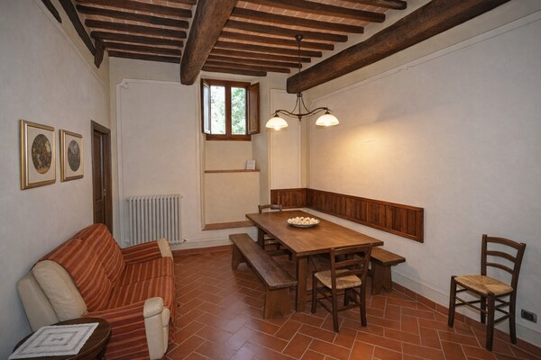 Ruim appartement in Toscaanse heuvels bij Volterra met zwembad en uitzicht - thumbnail 4
