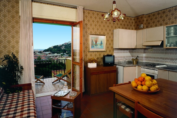 6-persoons appartement in Pietra Ligure op 900m van zee - thumbnail 6