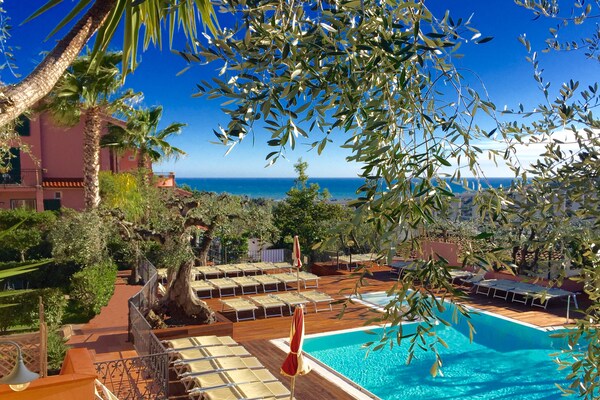 Knus appartement voor 4 in olijfgaard met zwembad en zeezicht bij Imperia - thumbnail 2