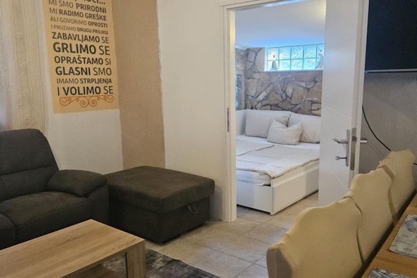 P Stil Apartments - Three Bedroom Apartment With Hot Tub (Ground Floor) - Sukošan