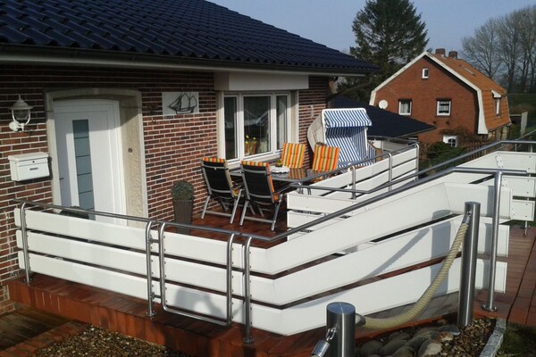 Licht appartement aan de haven van Gauensiek met ruim terras - thumbnail 2