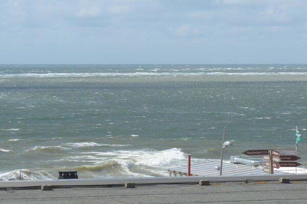 Studio met zeezicht op Borkum, direct aan het hoofdstrand - thumbnail 2