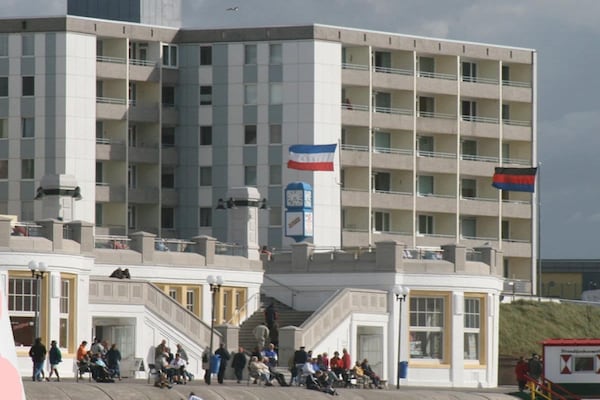 Appartement 83 II Borkum: Zeezicht vanHAUS SEEBLICK direct aan het strand - thumbnail 1